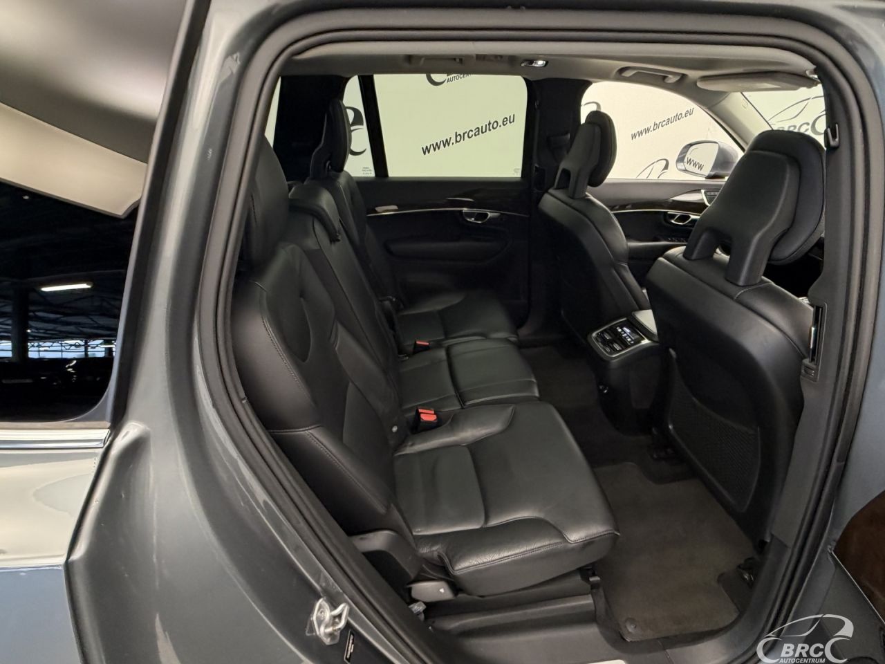 Volvo XC90 | 10