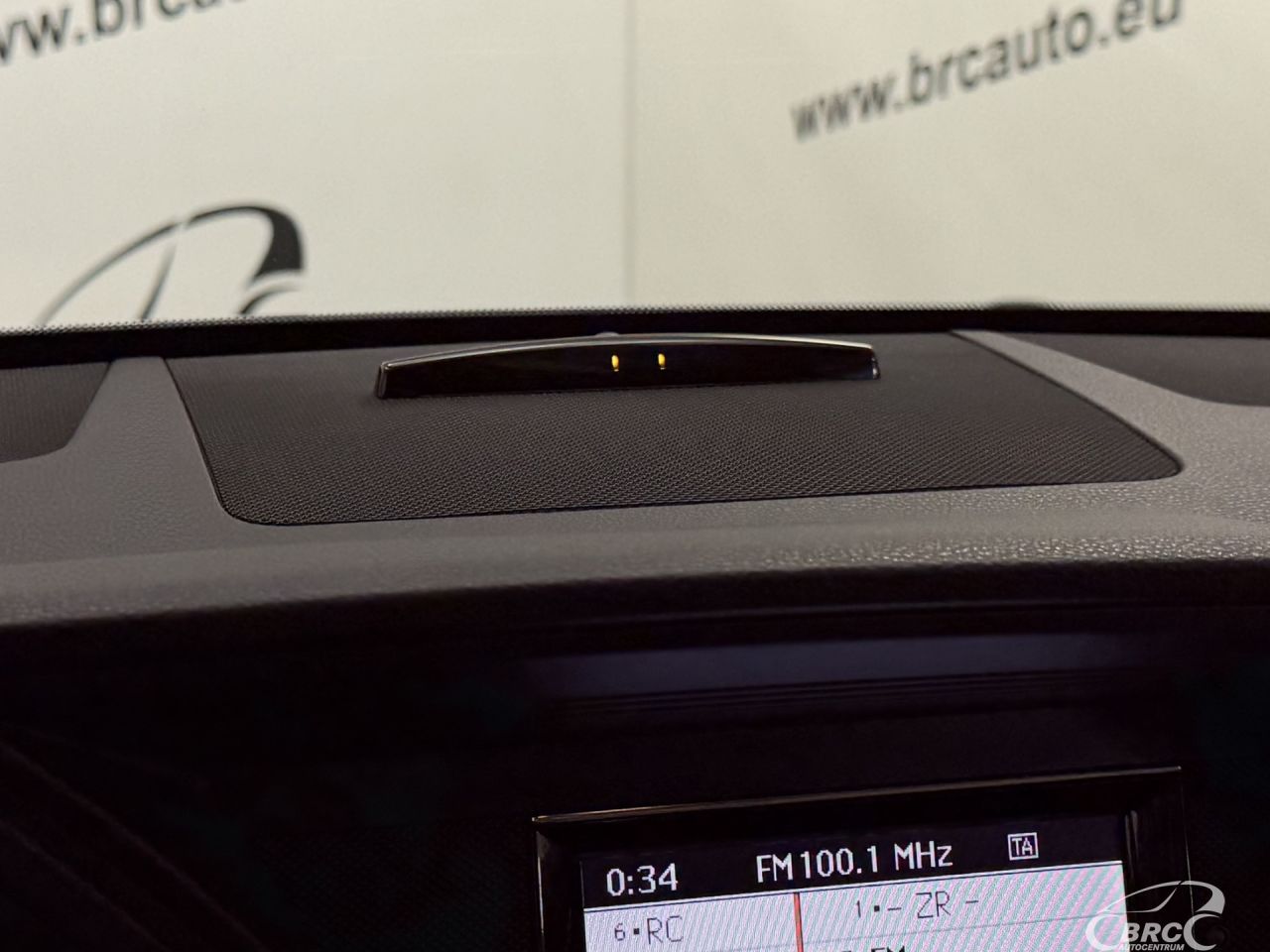 Mercedes-Benz GLK250 | 32