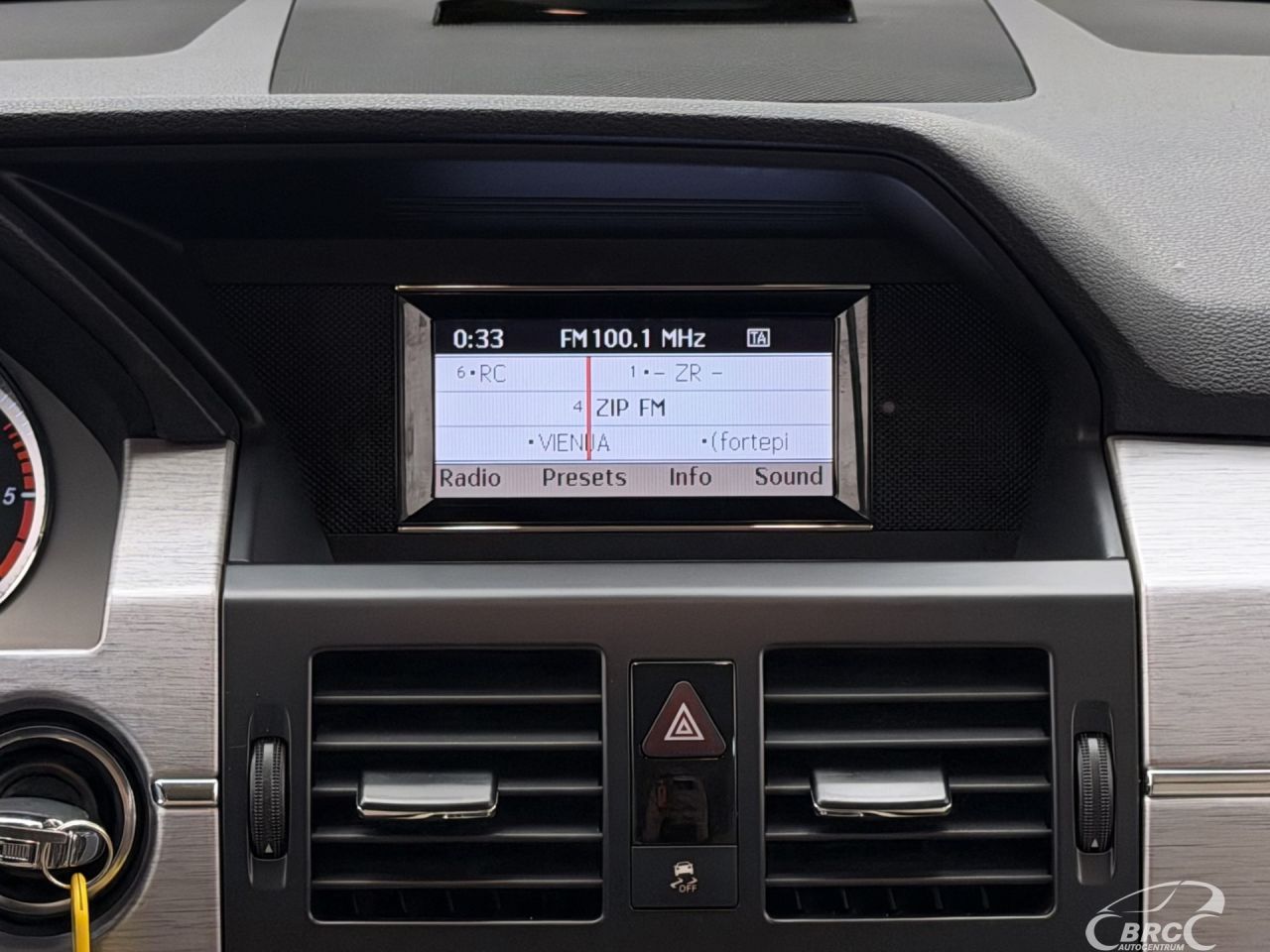 Mercedes-Benz GLK250 | 14