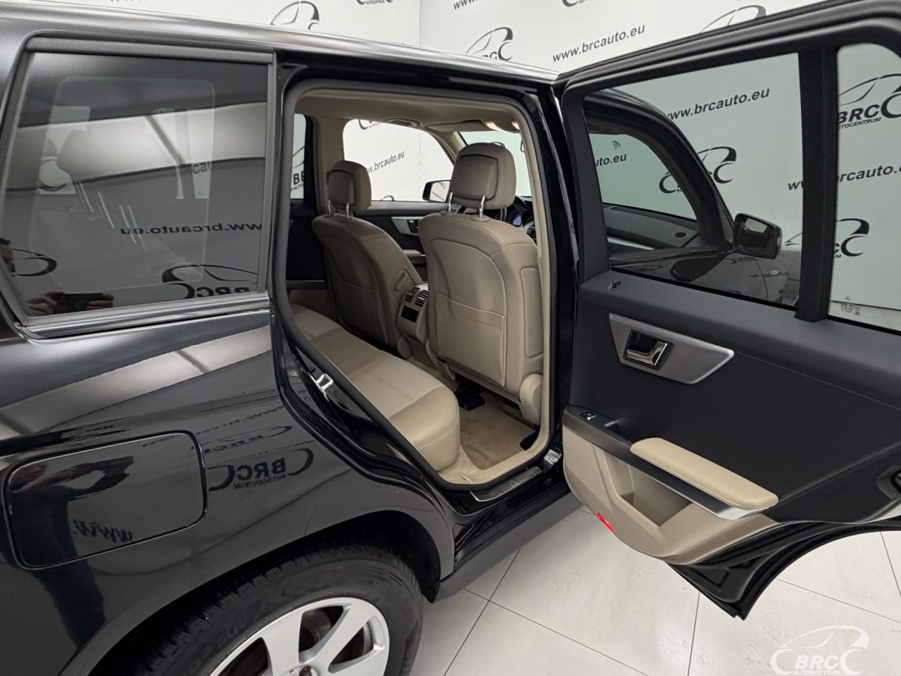 Mercedes-Benz GLK250 | 11