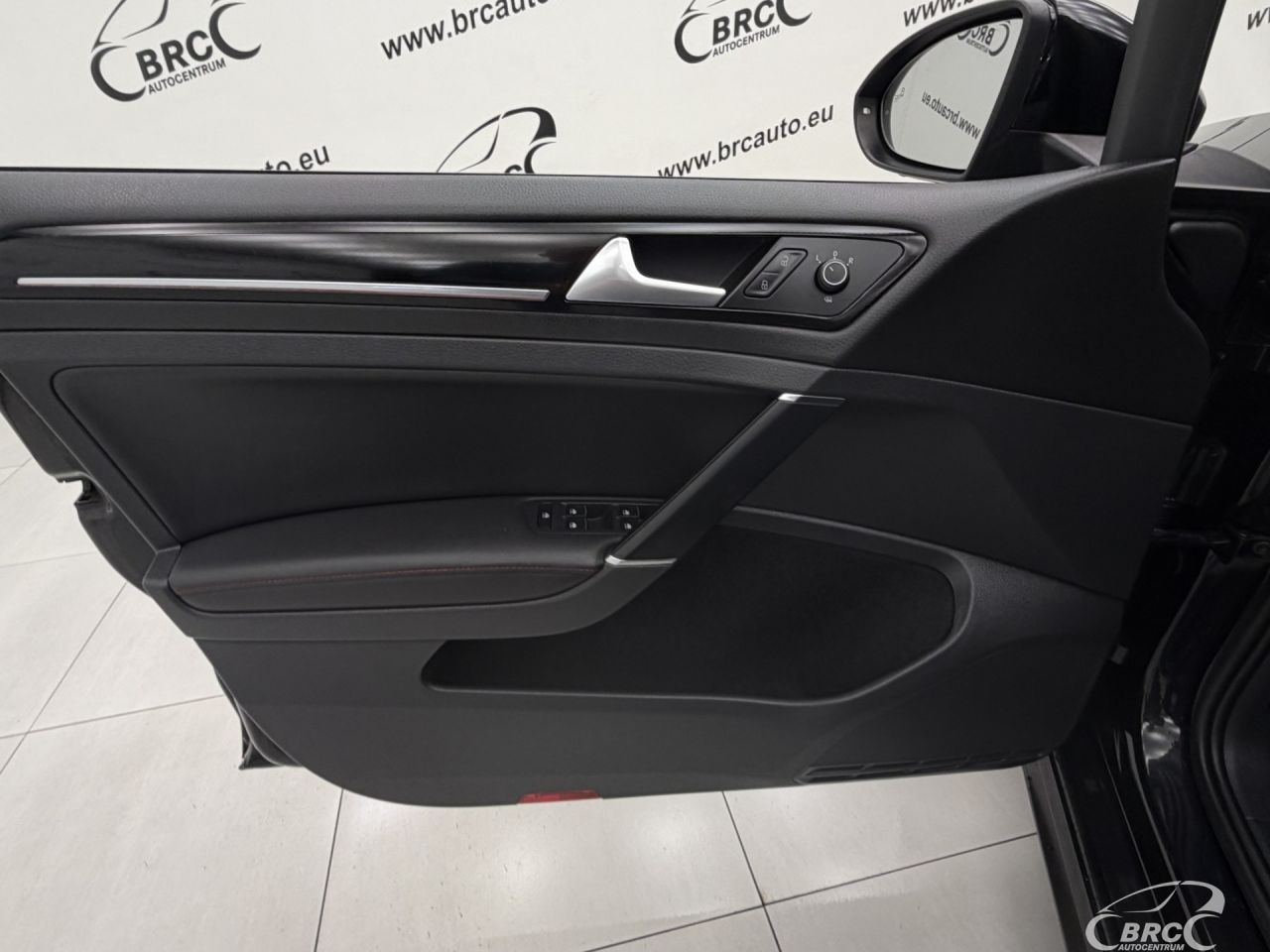 Volkswagen Golf | 33