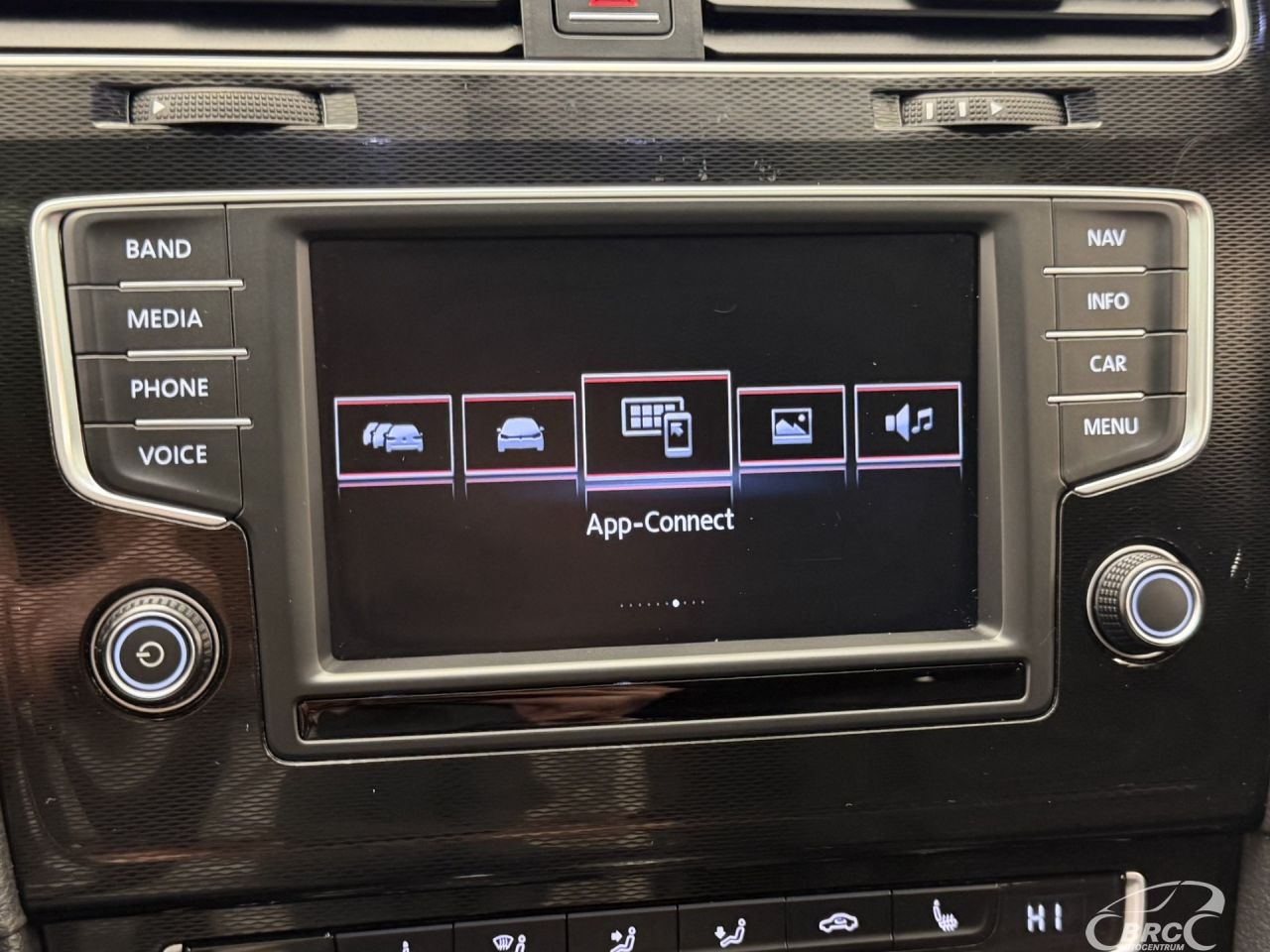 Volkswagen Golf | 69