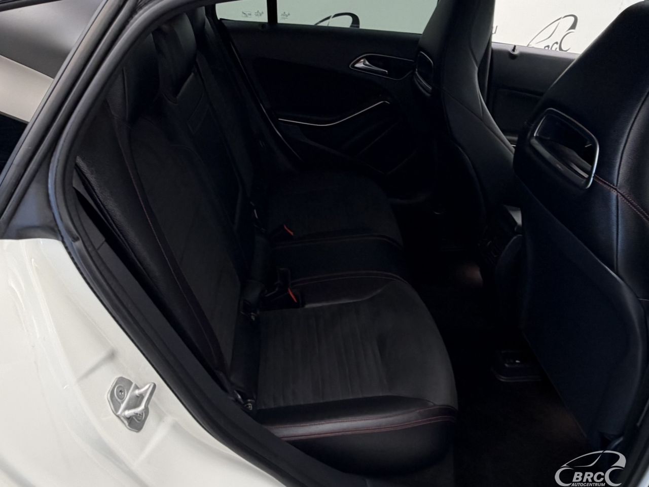 Mercedes-Benz CLA220 | 9