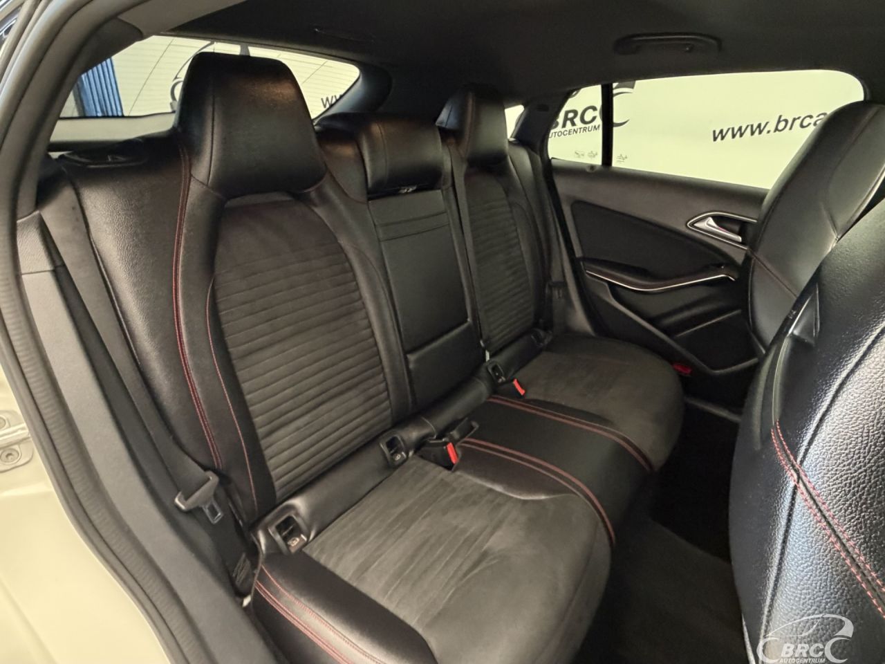 Mercedes-Benz CLA220 | 10