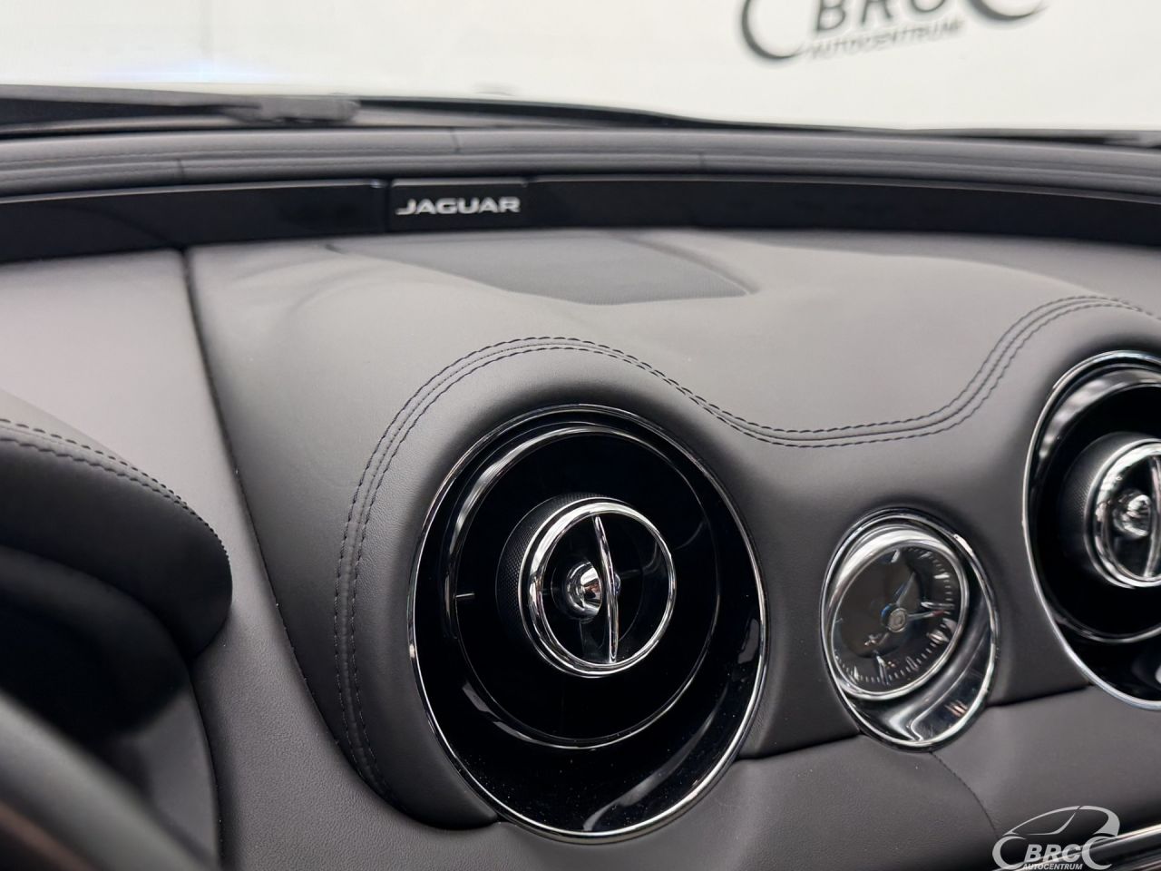 Jaguar XJ | 41