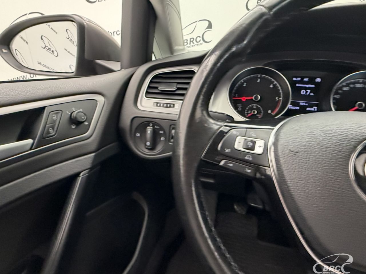 Volkswagen Golf | 27