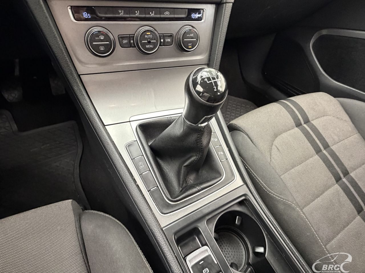 Volkswagen Golf | 23