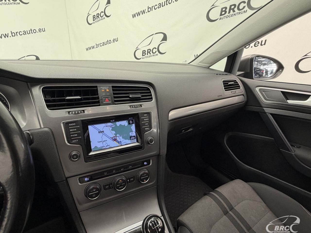 Volkswagen Golf | 24