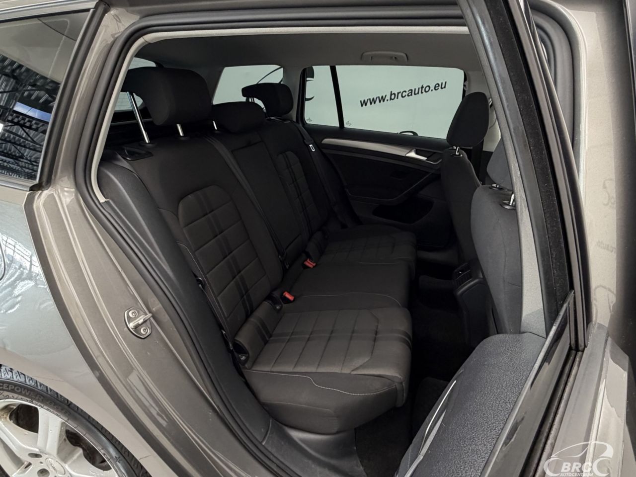 Volkswagen Golf | 10