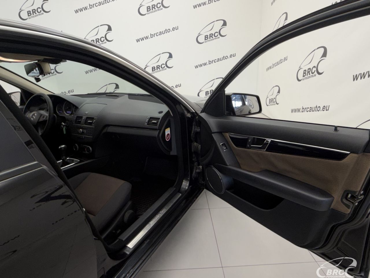 Mercedes-Benz C180 | 7