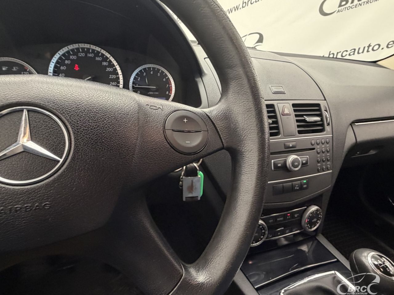 Mercedes-Benz C180 | 25