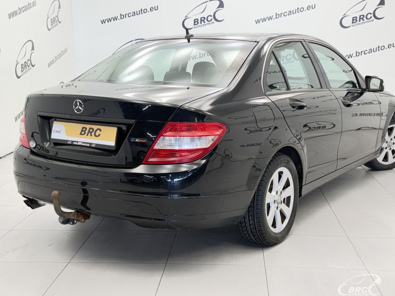 Mercedes-Benz C180 | 32