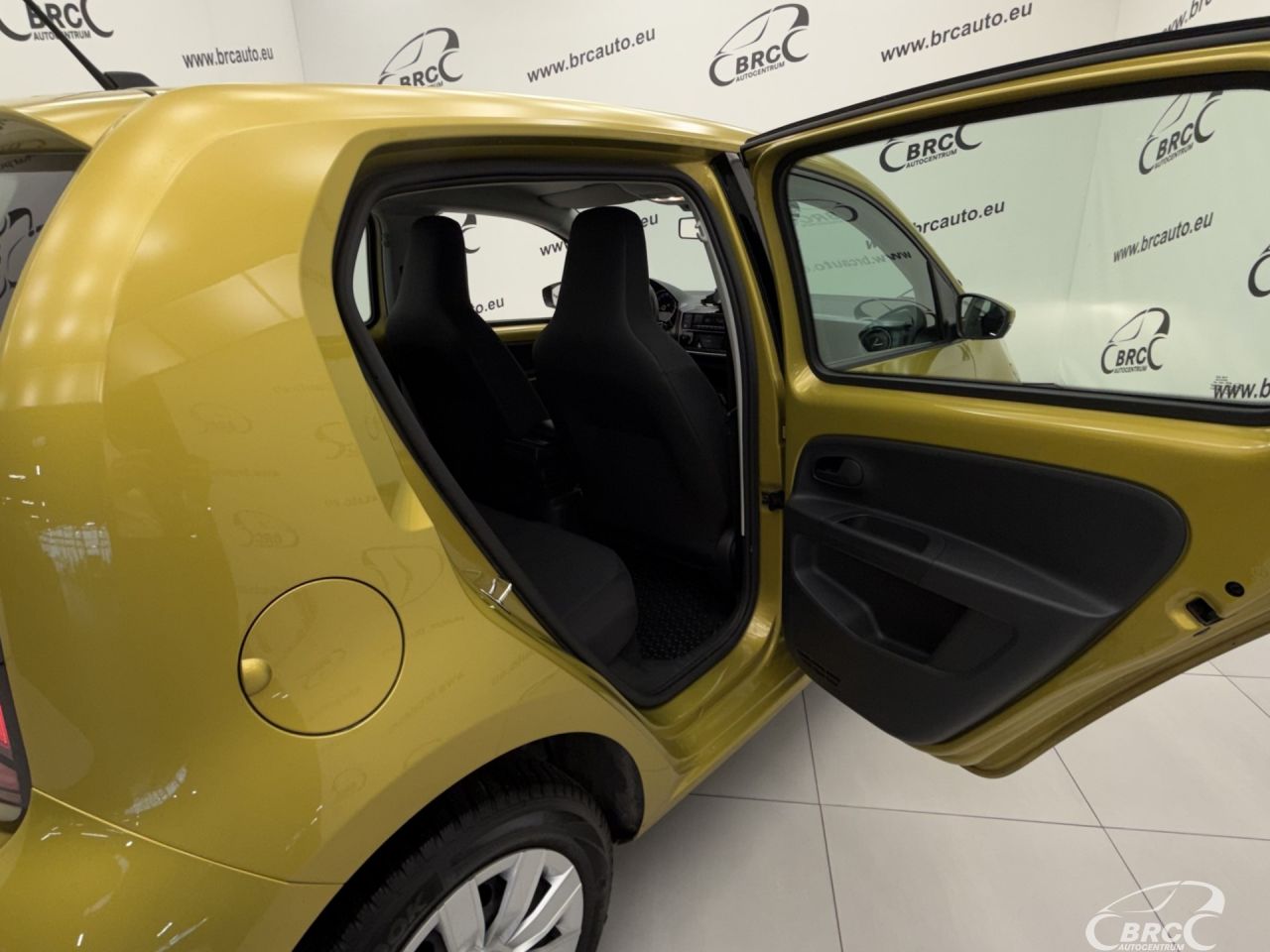 Volkswagen Up | 37