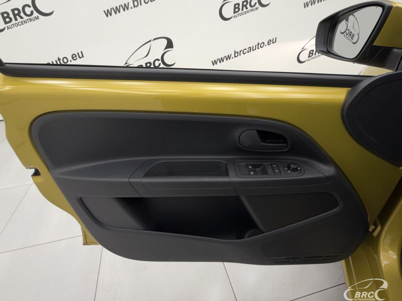 Volkswagen Up | 16