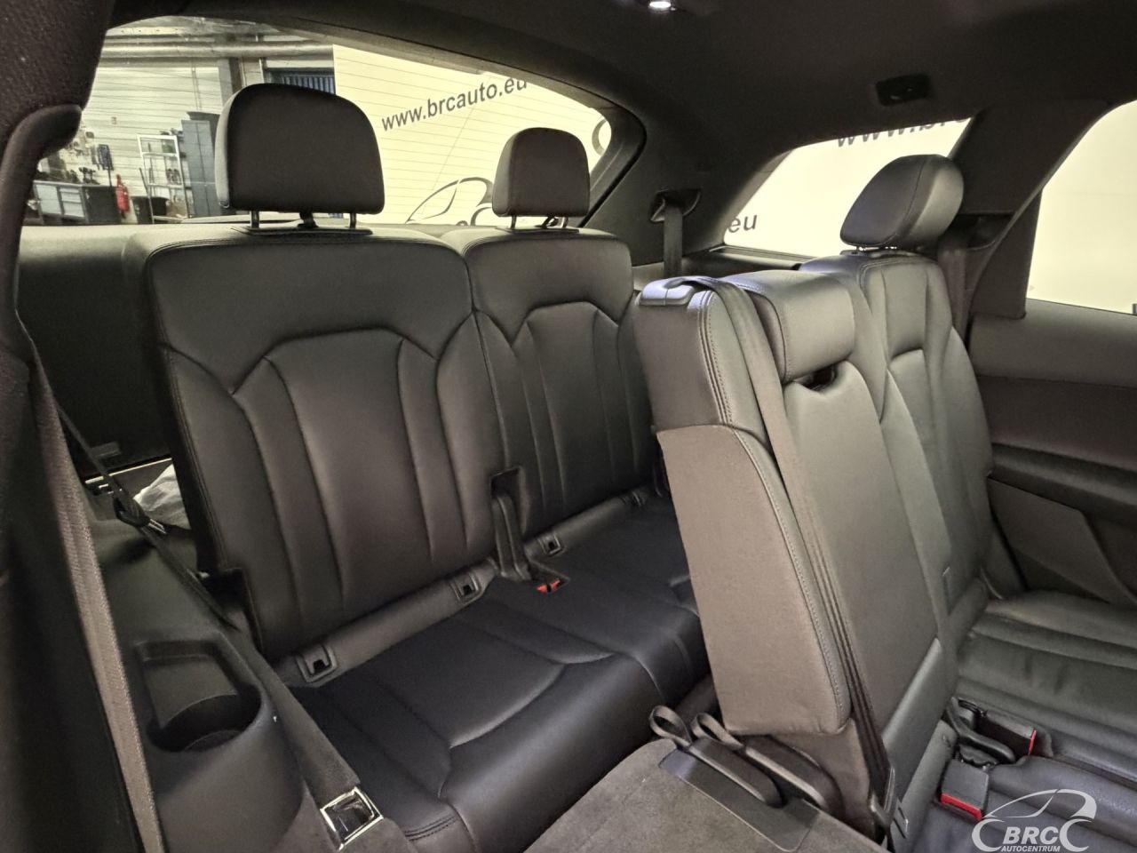 Audi Q7 | 12