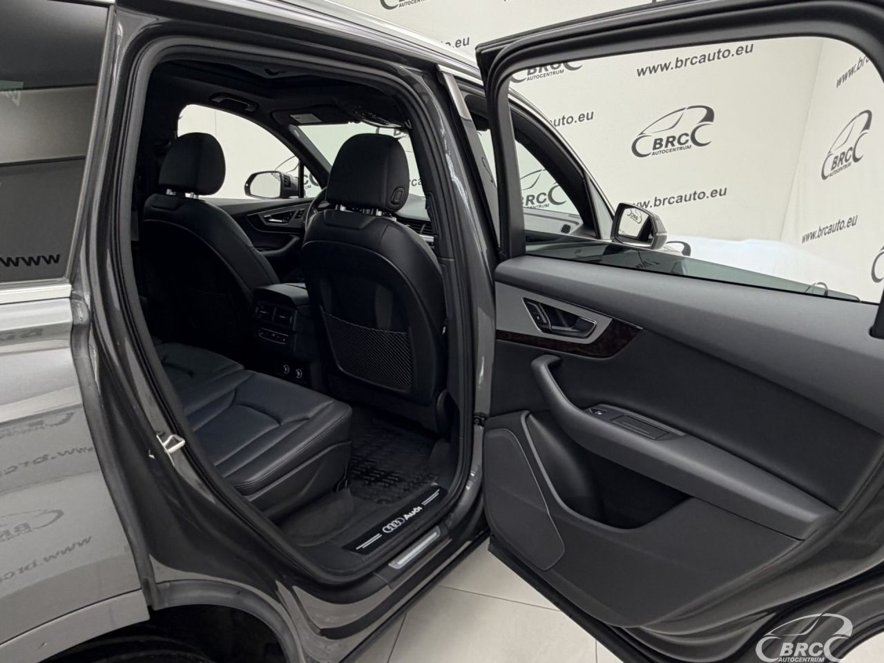 Audi Q7 | 11
