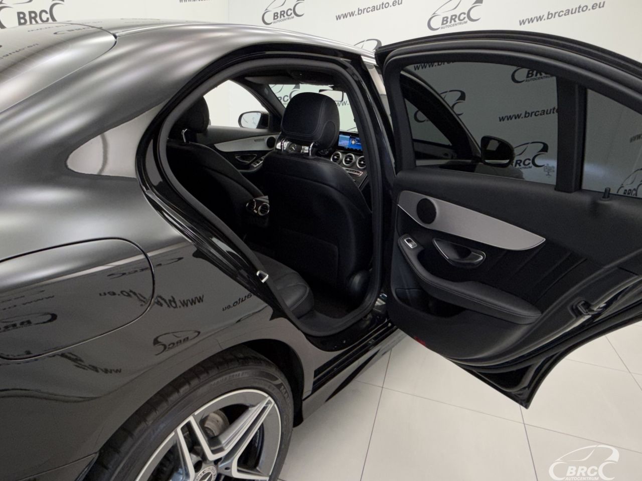 Mercedes-Benz C220 | 12