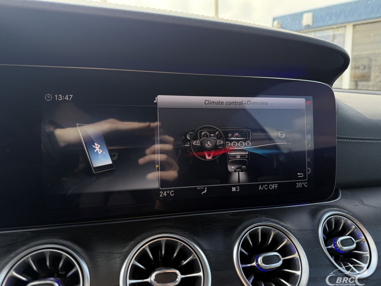 Mercedes-Benz E350 | 22