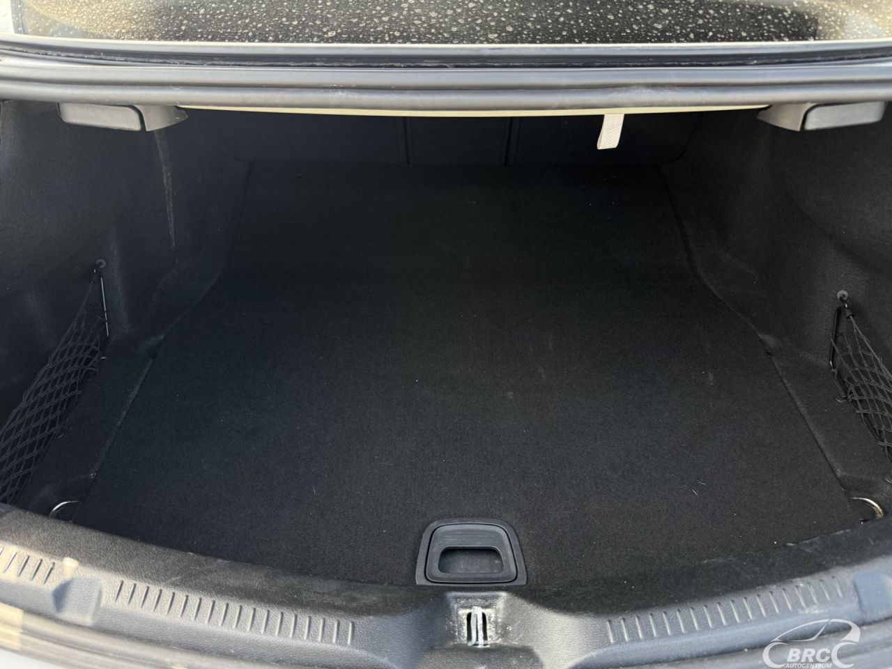 Mercedes-Benz E350 | 8