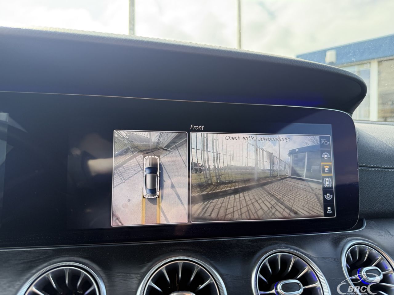 Mercedes-Benz E350 | 32