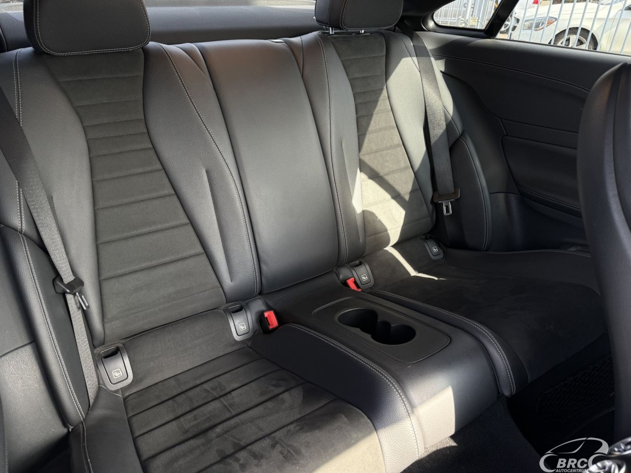 Mercedes-Benz E350 | 7
