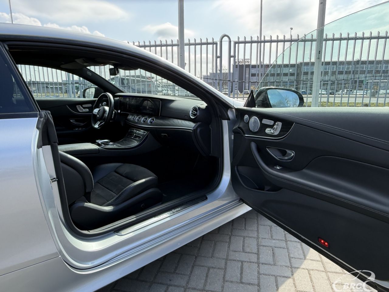 Mercedes-Benz E350 | 2