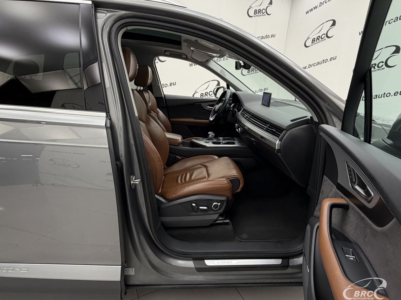 Audi Q7 | 3
