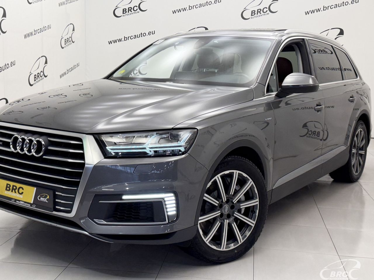 Audi Q7 | 52