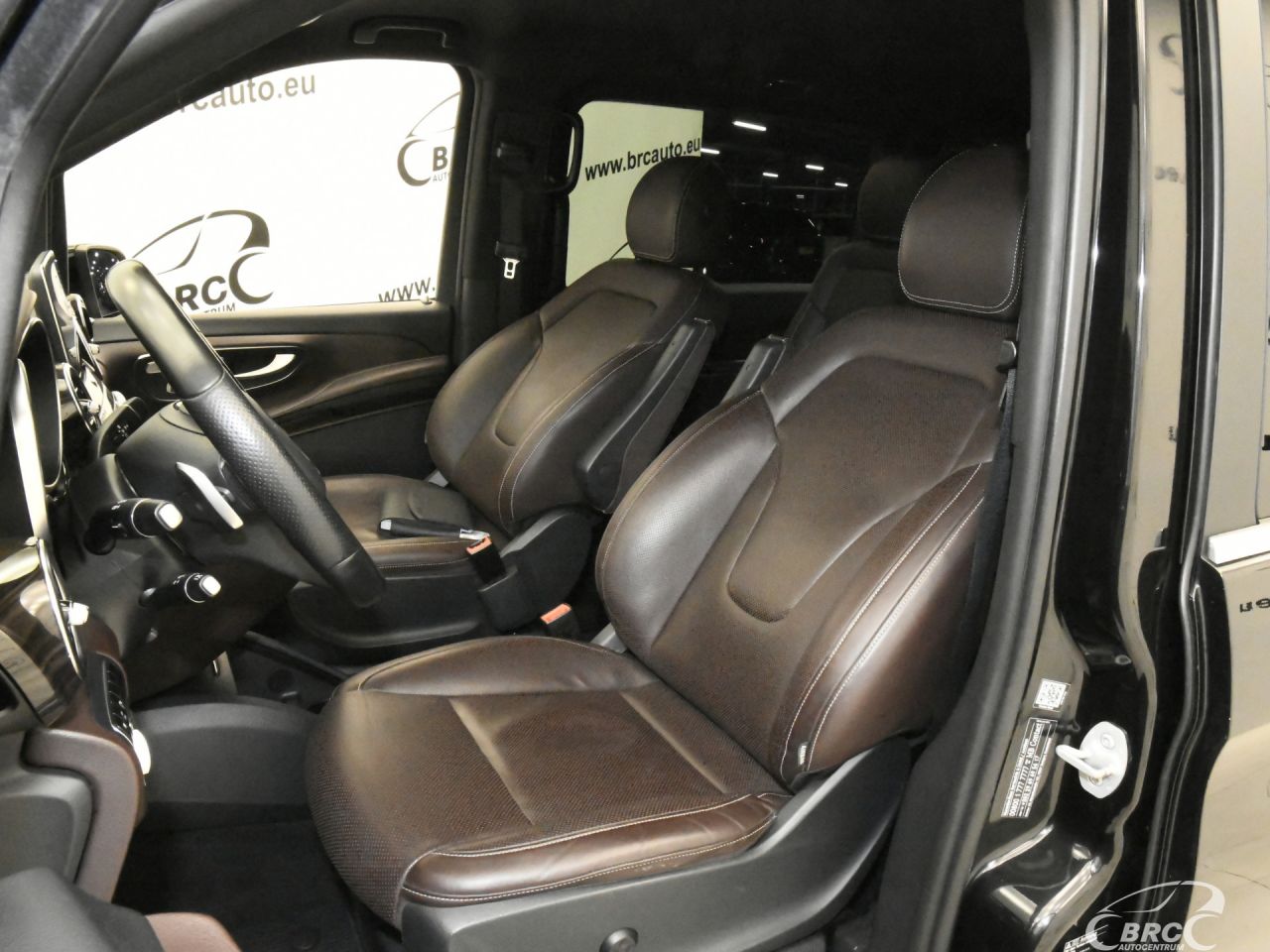 Mercedes-Benz V250 | 19