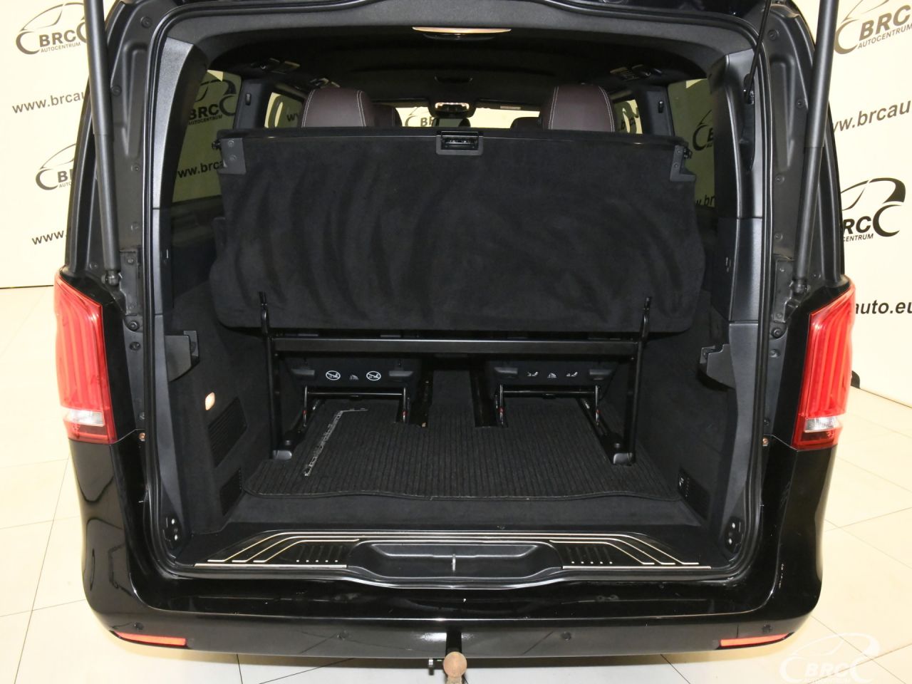 Mercedes-Benz V250 | 15