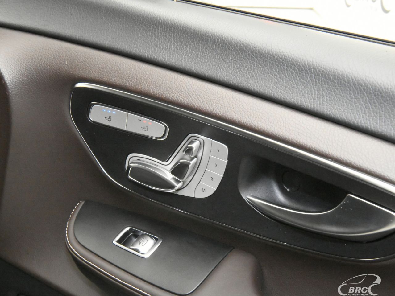 Mercedes-Benz V250 | 6