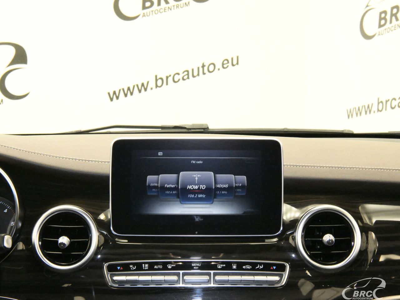 Mercedes-Benz V250 | 13