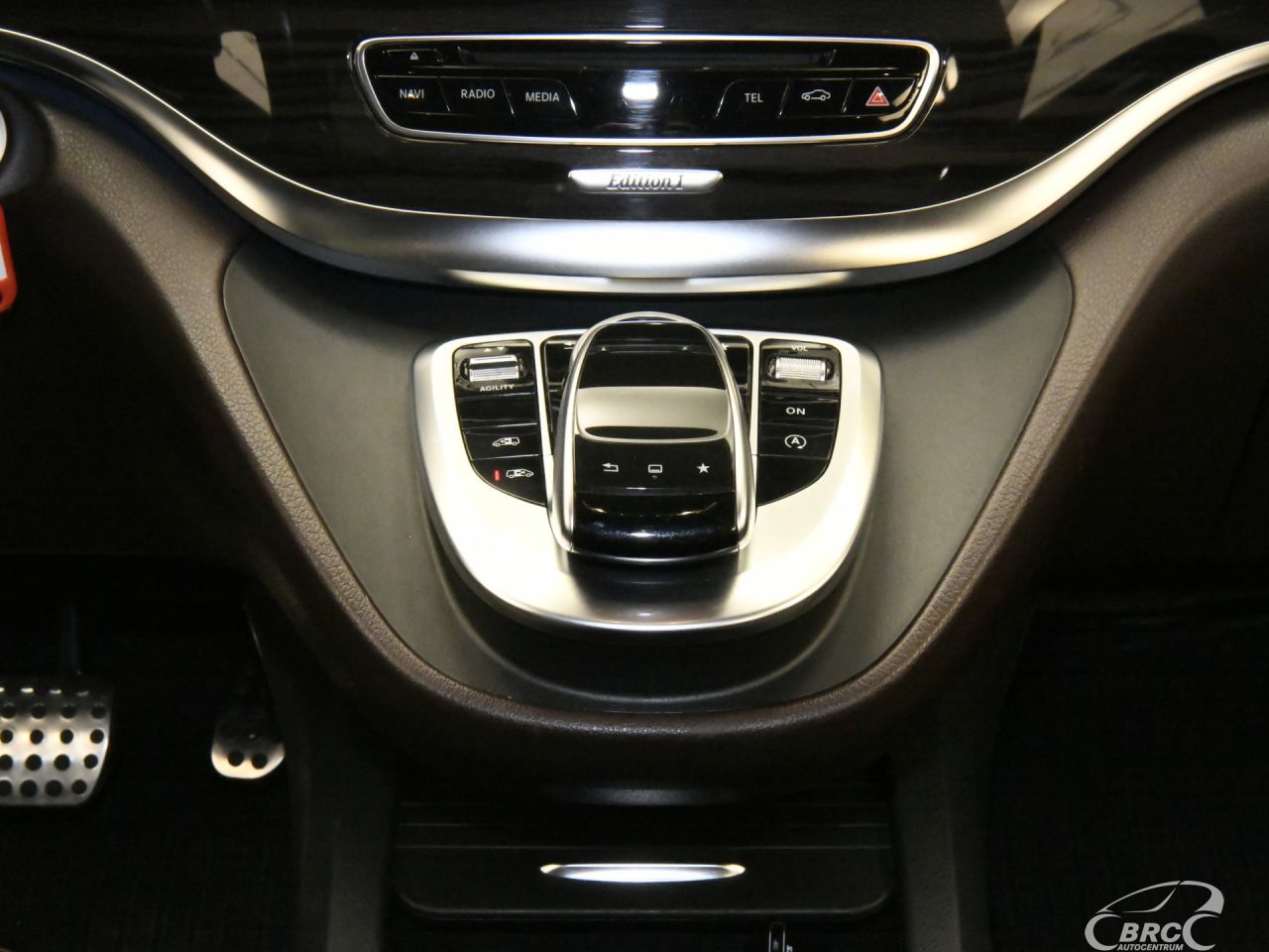 Mercedes-Benz V250 | 14