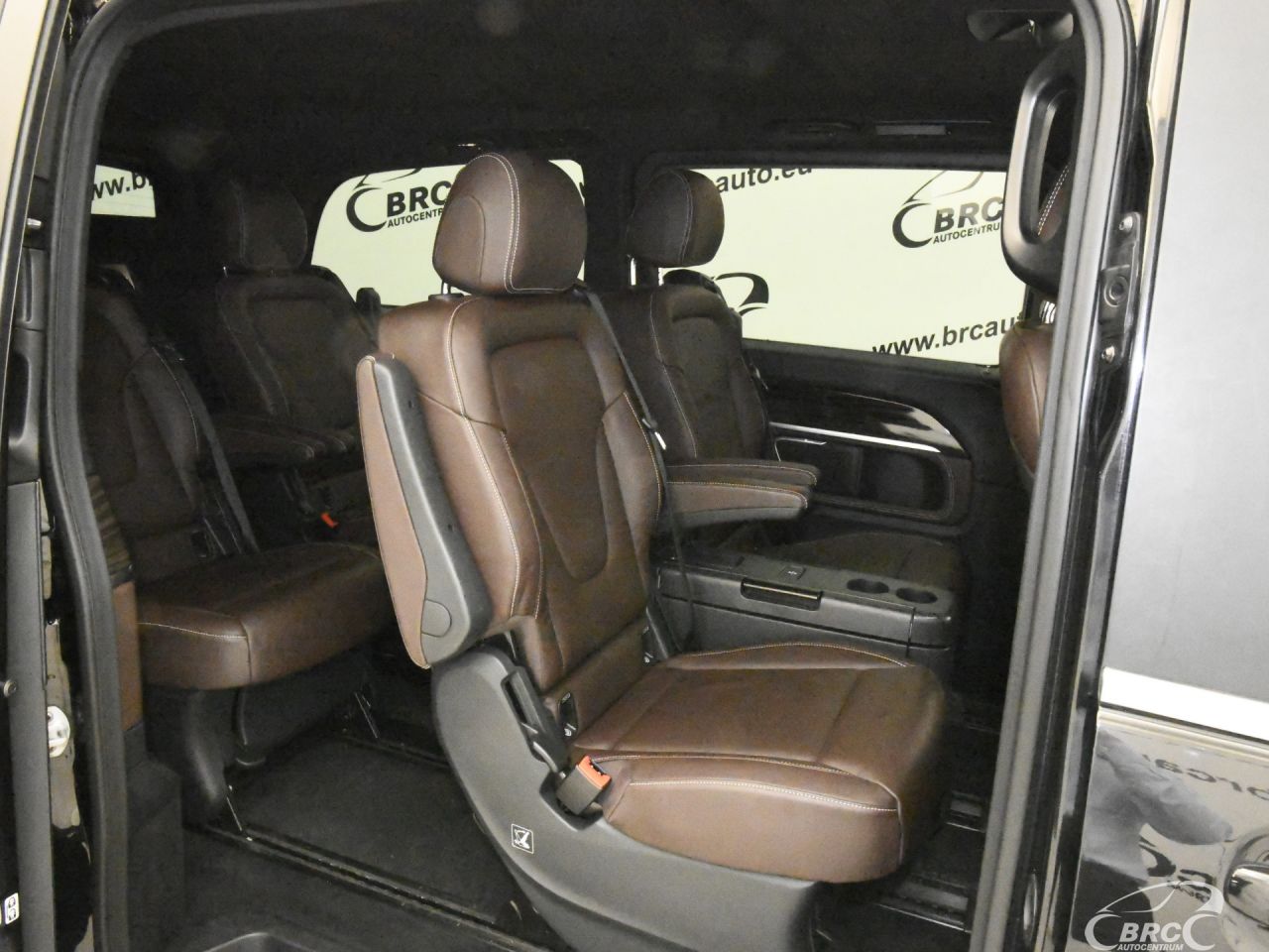 Mercedes-Benz V250 | 8