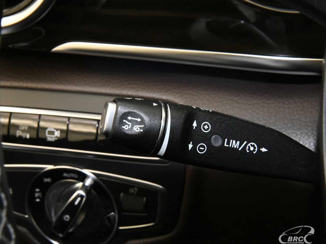 Mercedes-Benz V250 | 24