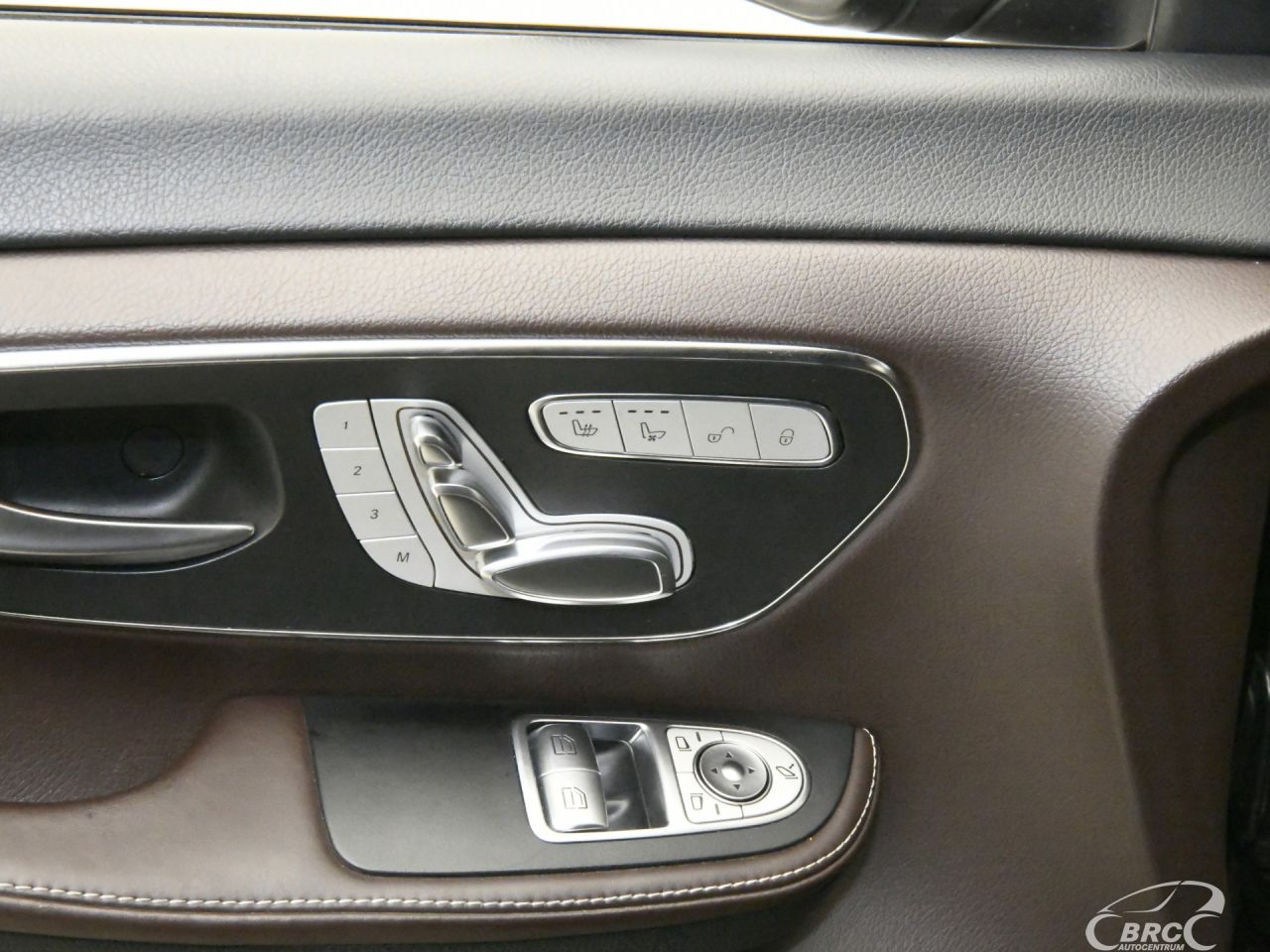 Mercedes-Benz V250 | 17