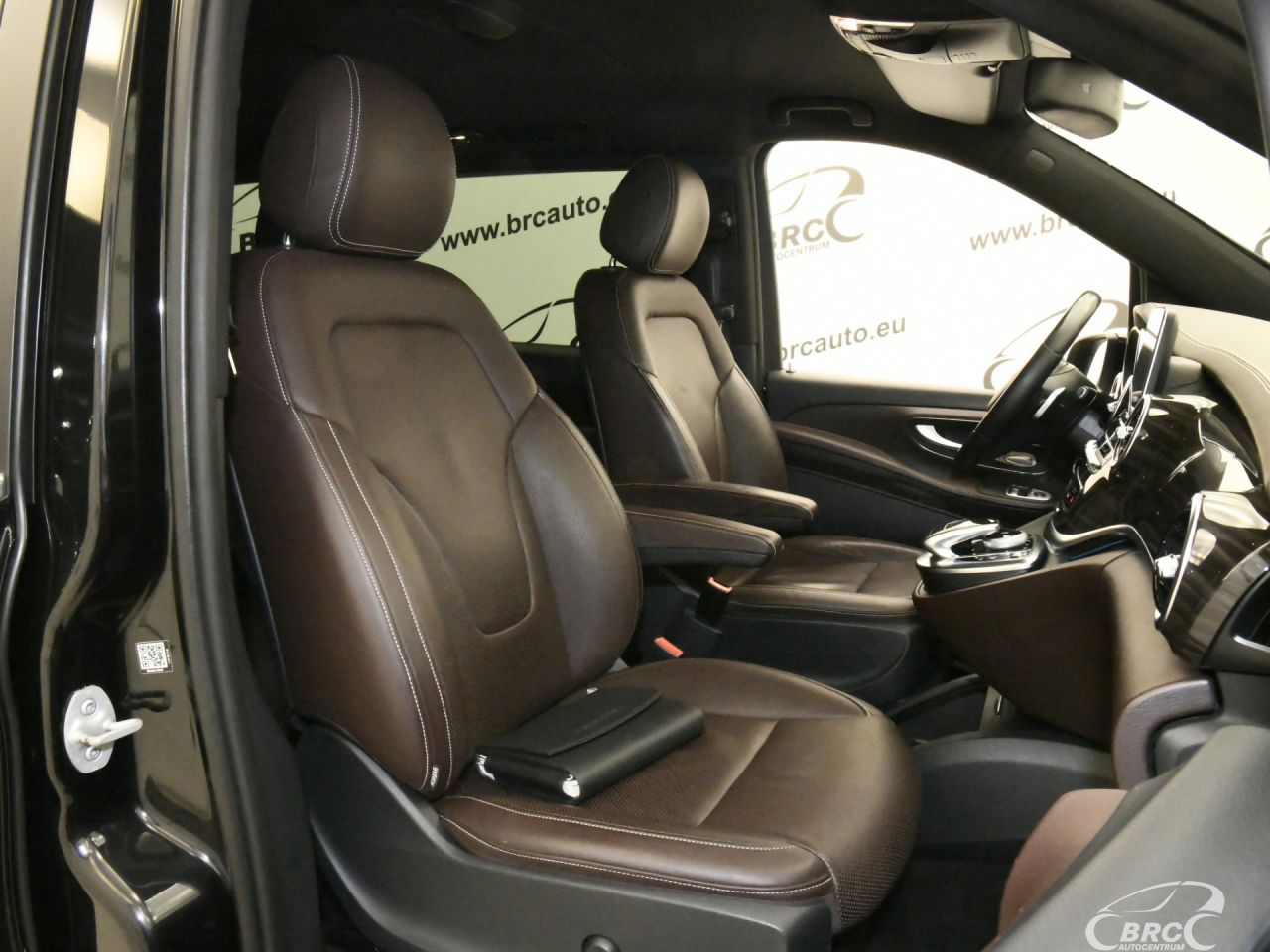 Mercedes-Benz V250 | 5