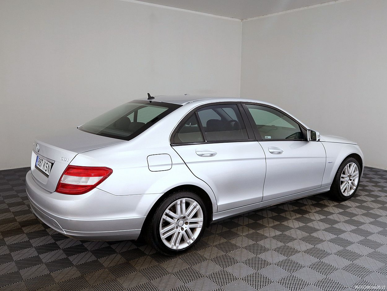 Mercedes-Benz C220 | 2