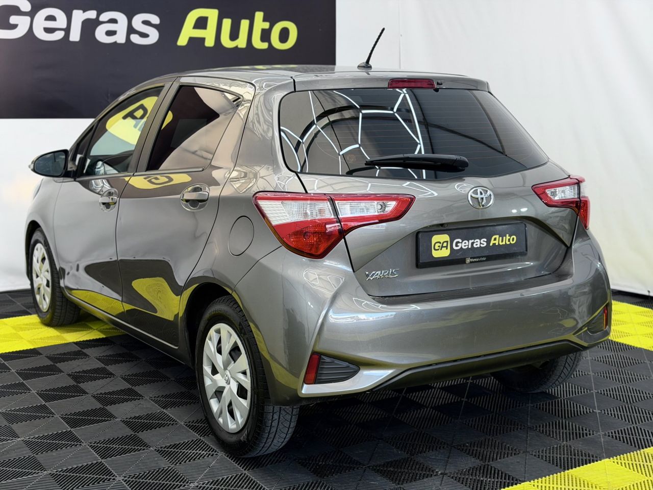 Toyota Yaris | 5