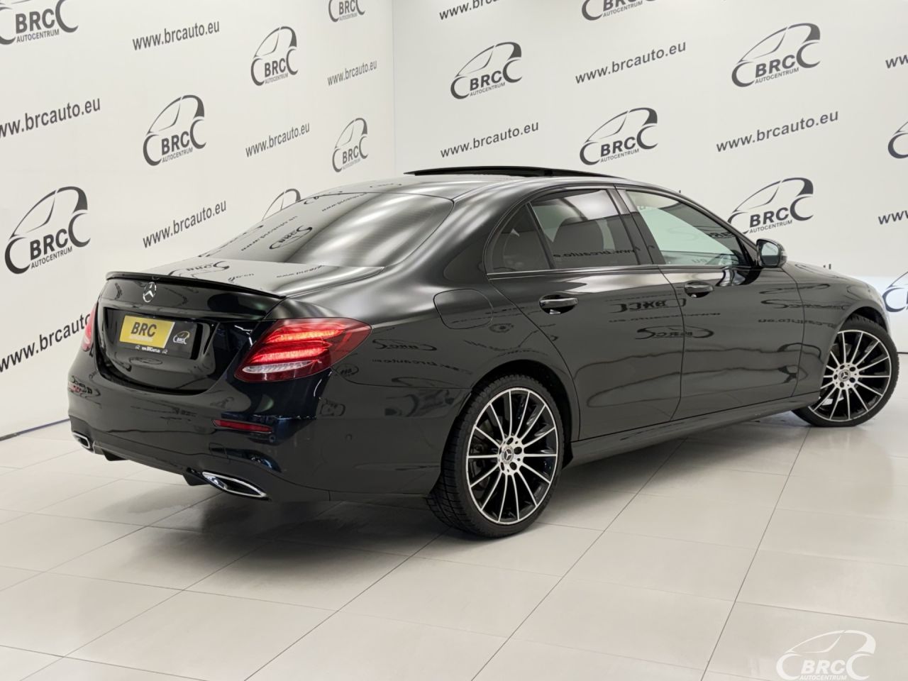 Mercedes-Benz E220 | 1