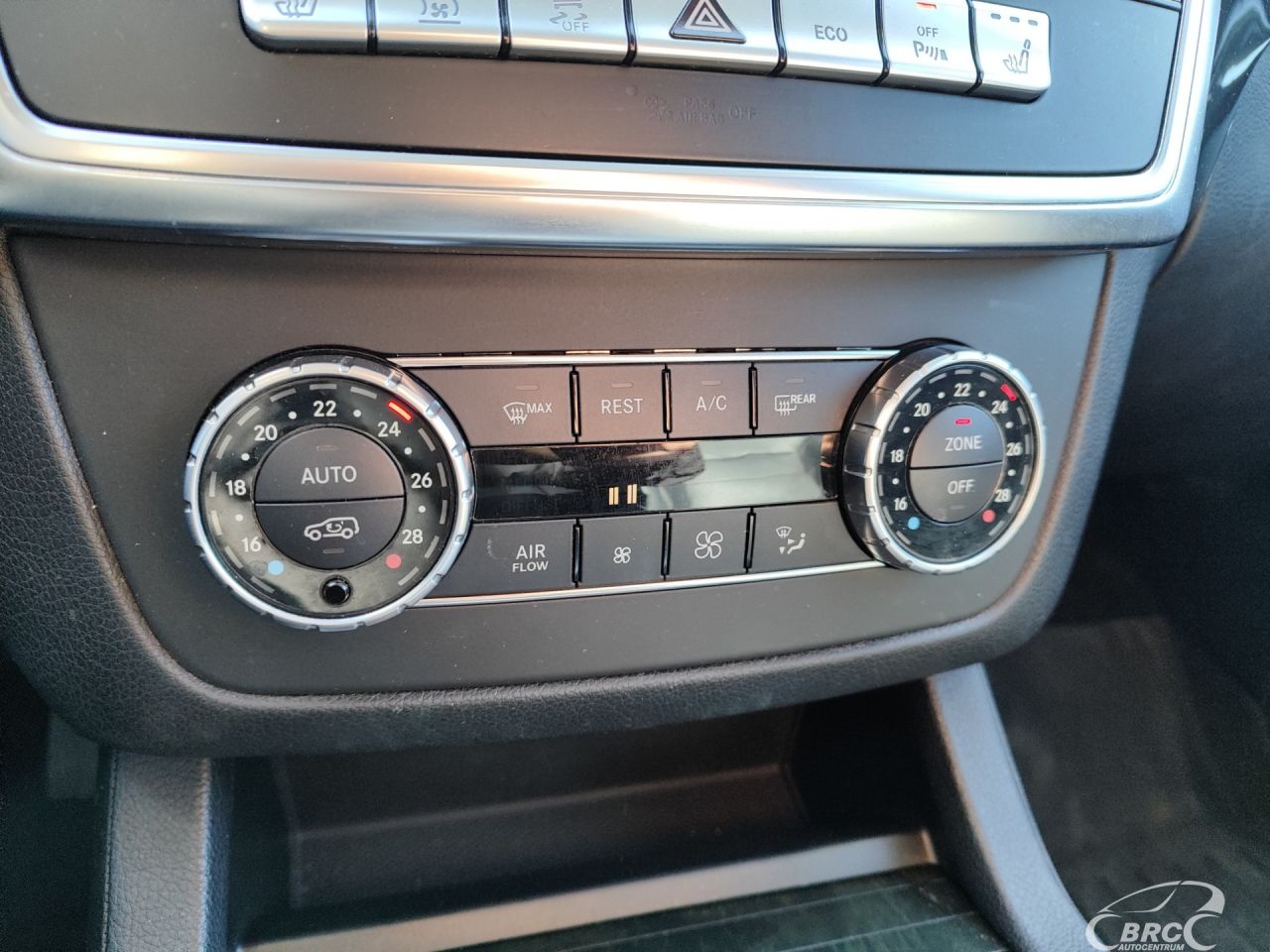 Mercedes-Benz ML350 | 35