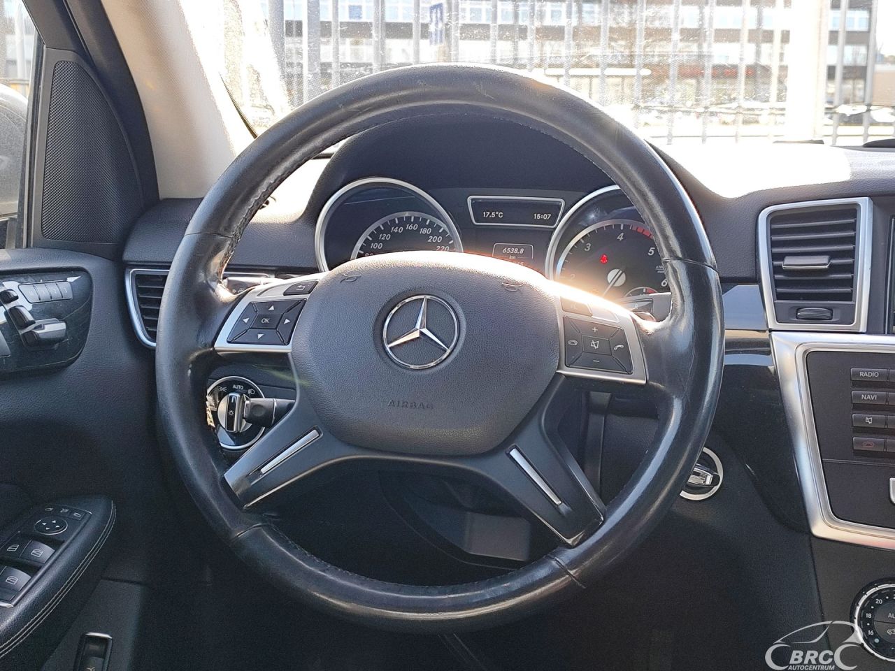 Mercedes-Benz ML350 | 5