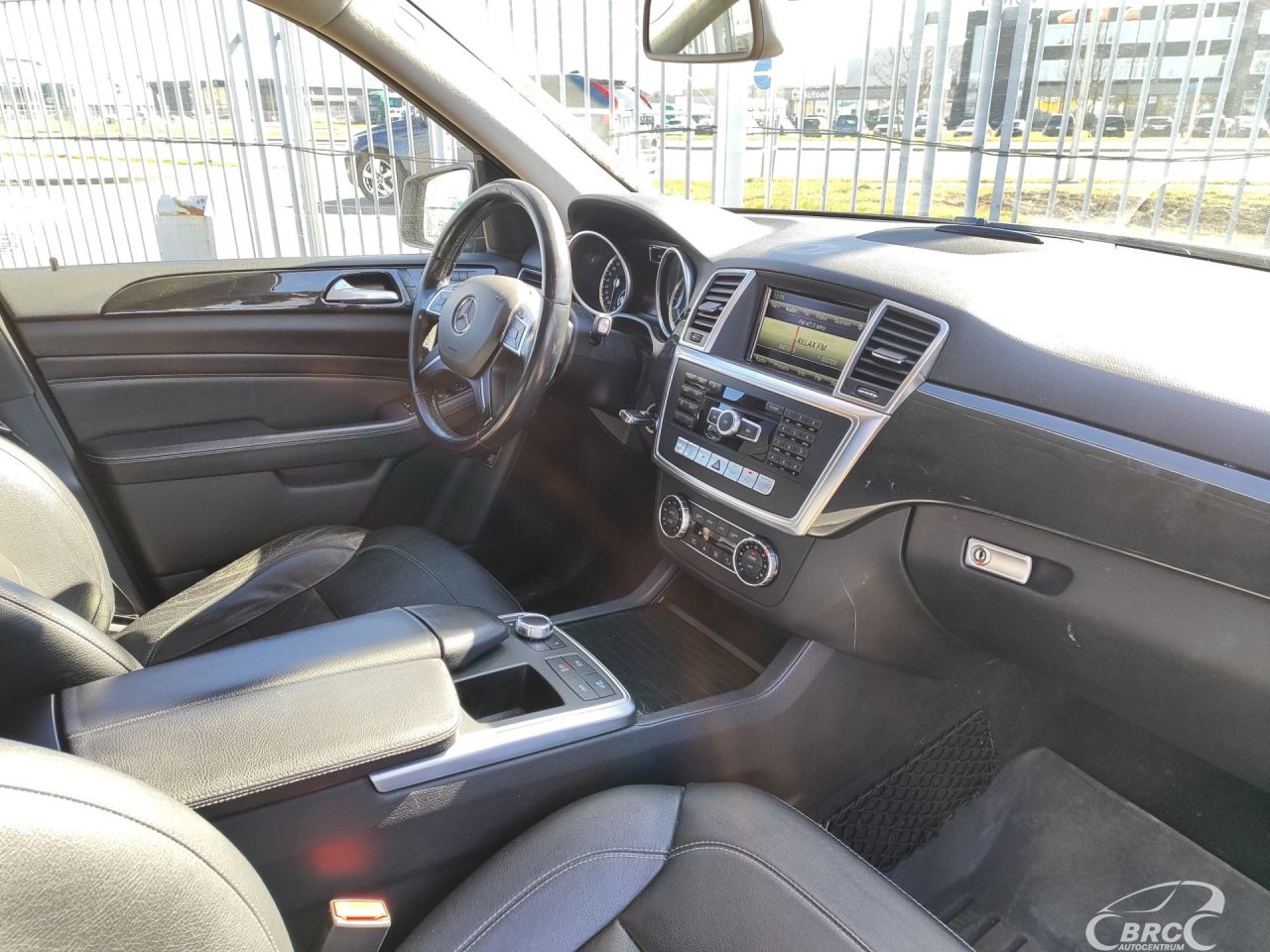 Mercedes-Benz ML350 | 8