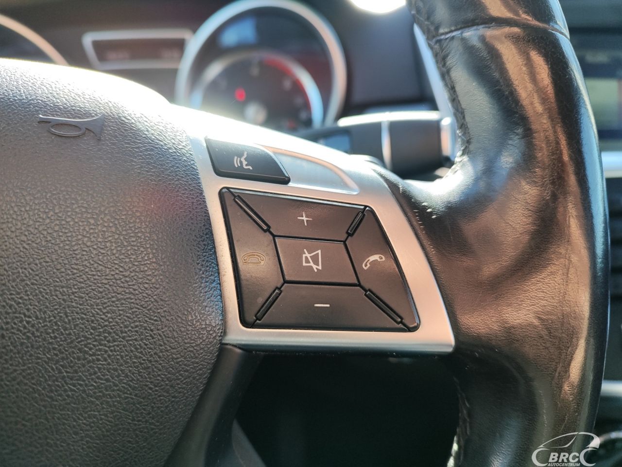 Mercedes-Benz ML350 | 27