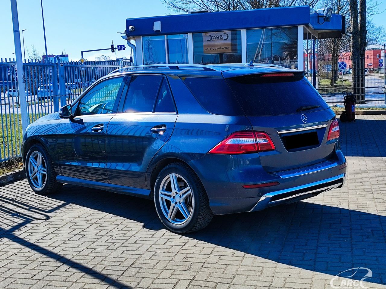 Mercedes-Benz ML350 | 45