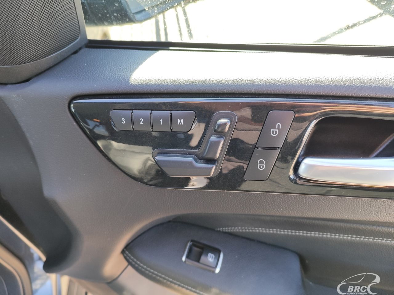 Mercedes-Benz ML350 | 6