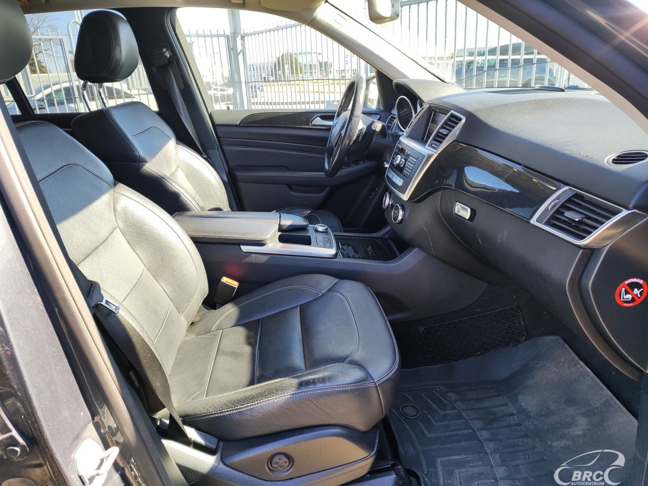 Mercedes-Benz ML350 | 7