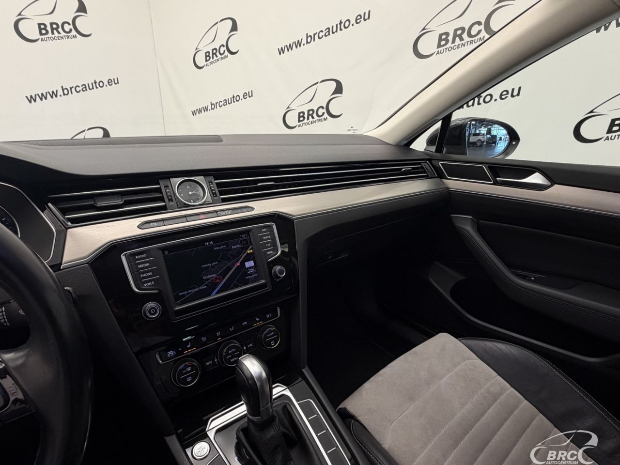 Volkswagen Passat | 28