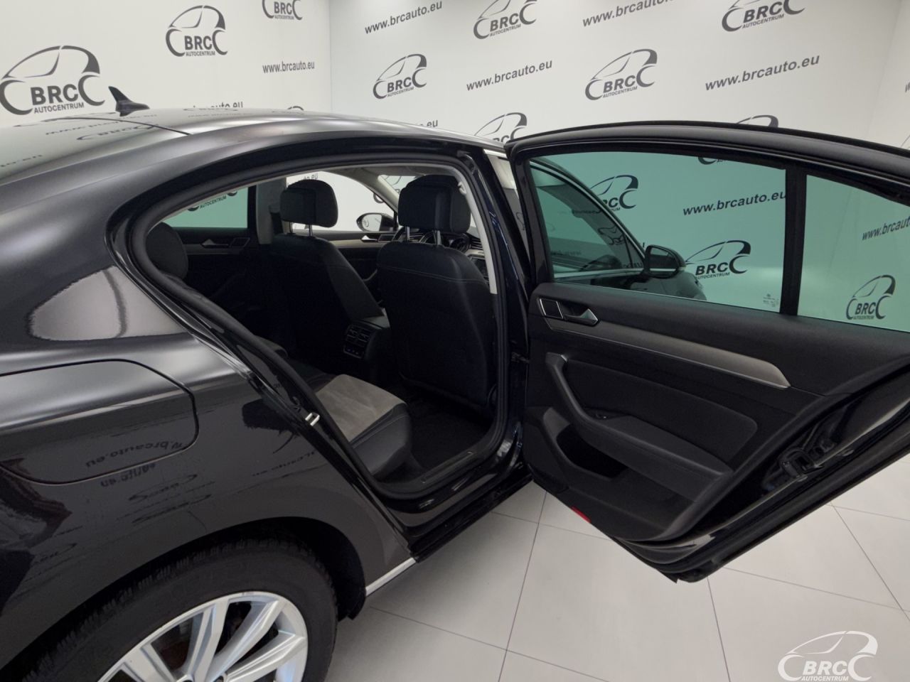 Volkswagen Passat | 12