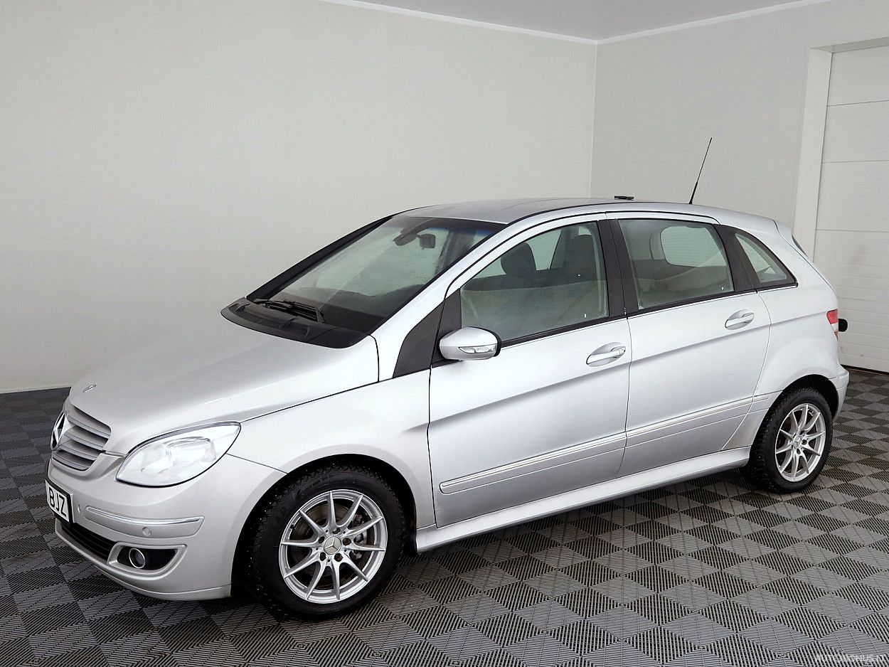 Mercedes-Benz B180 | 1